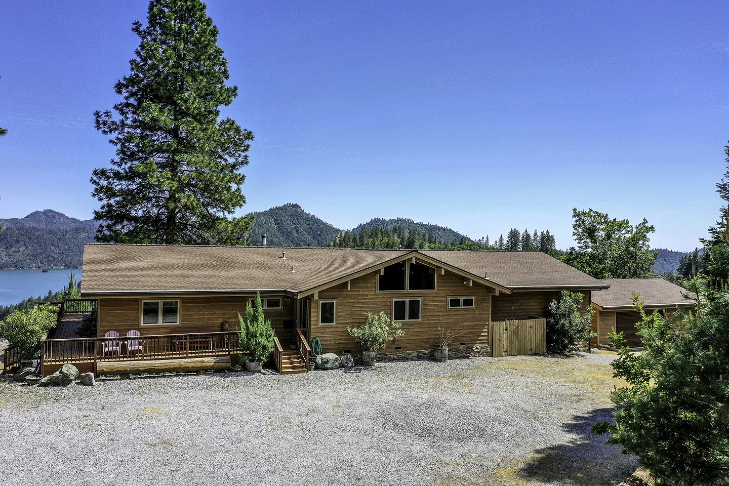 Serene Family Retreat with Scenic Views & Spacious Deck in Lakehead, California