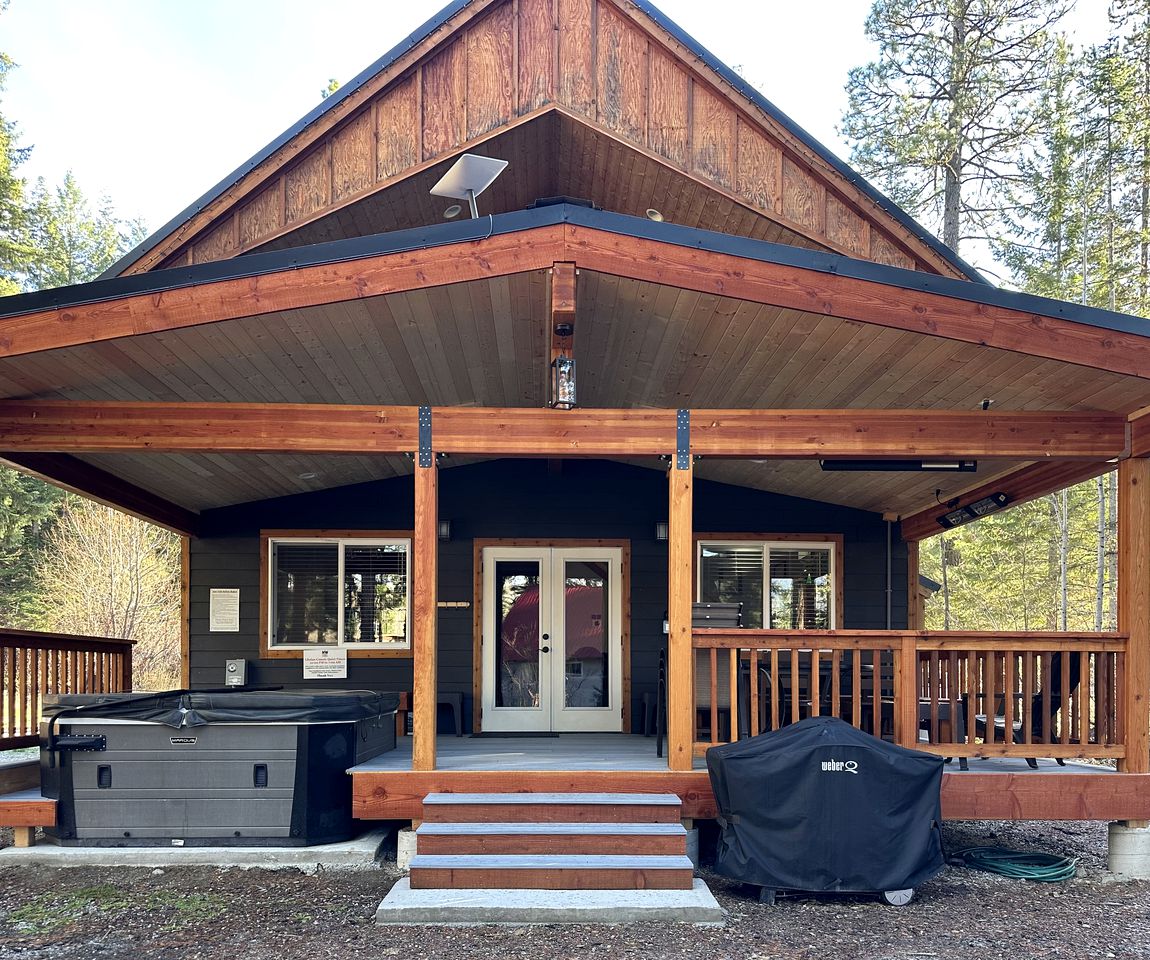 Compass Cabin-Hot Tub, WIFI, Close to Golf/Lake in Leavenworth, Washington