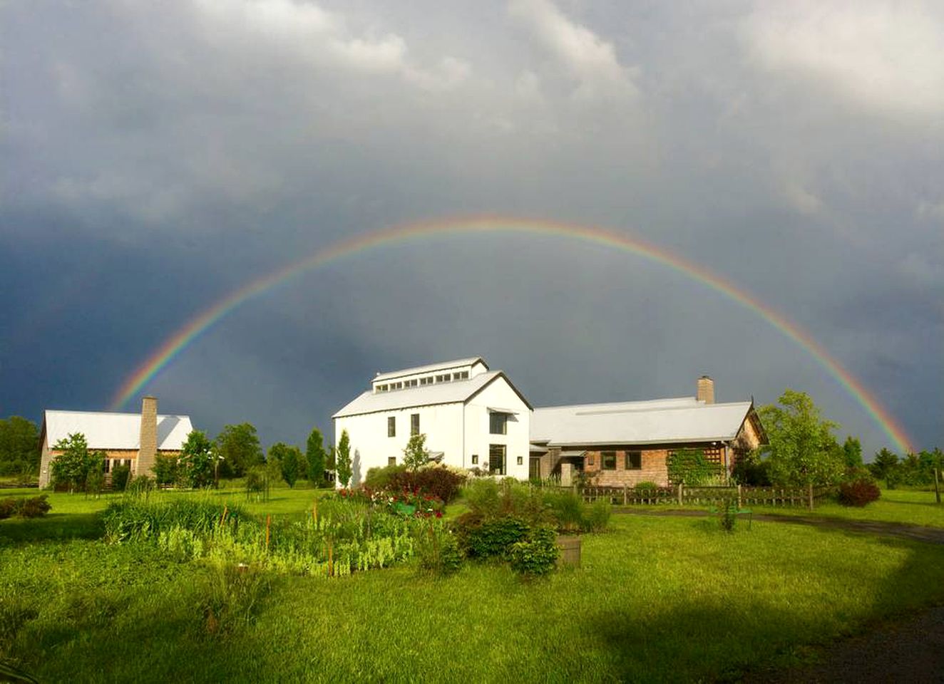 Luxury Cottage Rental with a Gourmet Kitchen for a Group Getaway near Belleville, Ontario