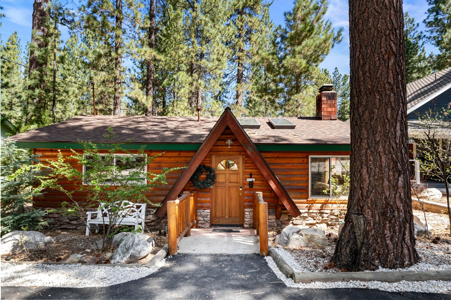 Beautiful Cozy Cabin in Big Bear for an Amazing Getaway in Nature in California