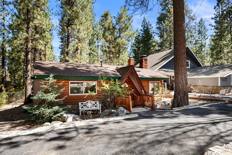 Cabins (United States of America, Big Bear Lake, California)