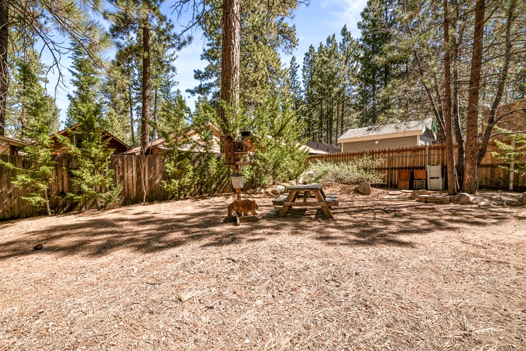 Cabins (United States of America, Big Bear Lake, California)