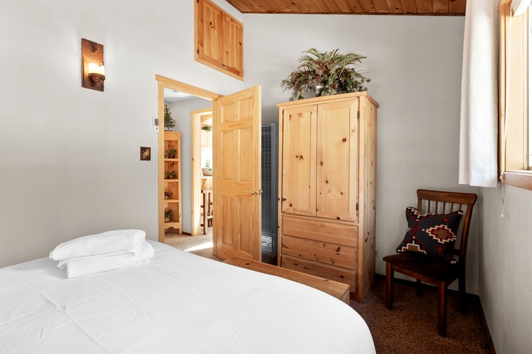 Cabins (United States of America, Big Bear Lake, California)