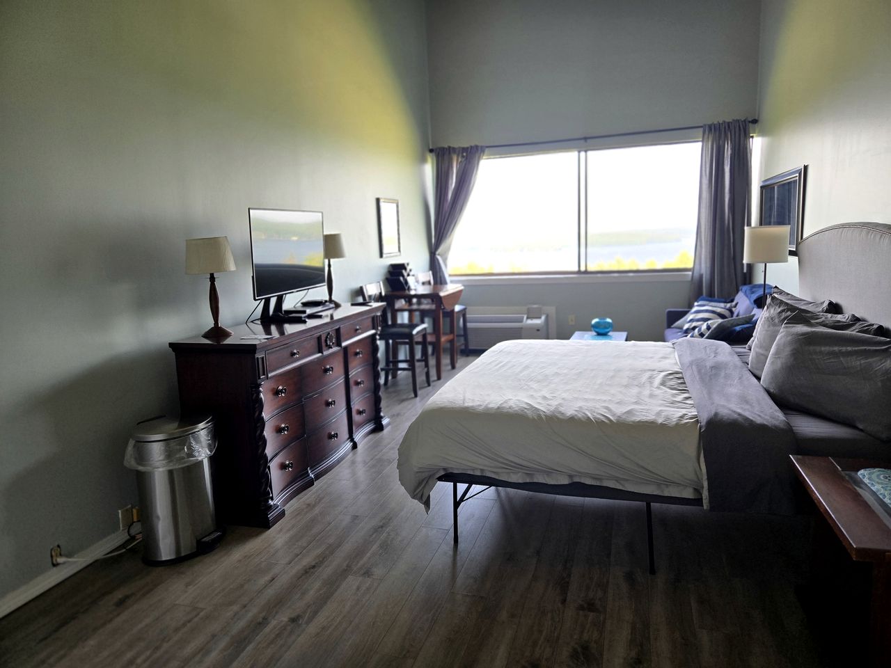 Relaxing Lakeside Getaway with Stunning Lake Views Near Gunstock | Laconia, NH