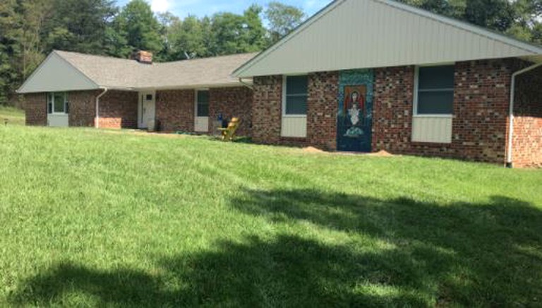 Cabins (Yellow Spring, West Virginia, United States)