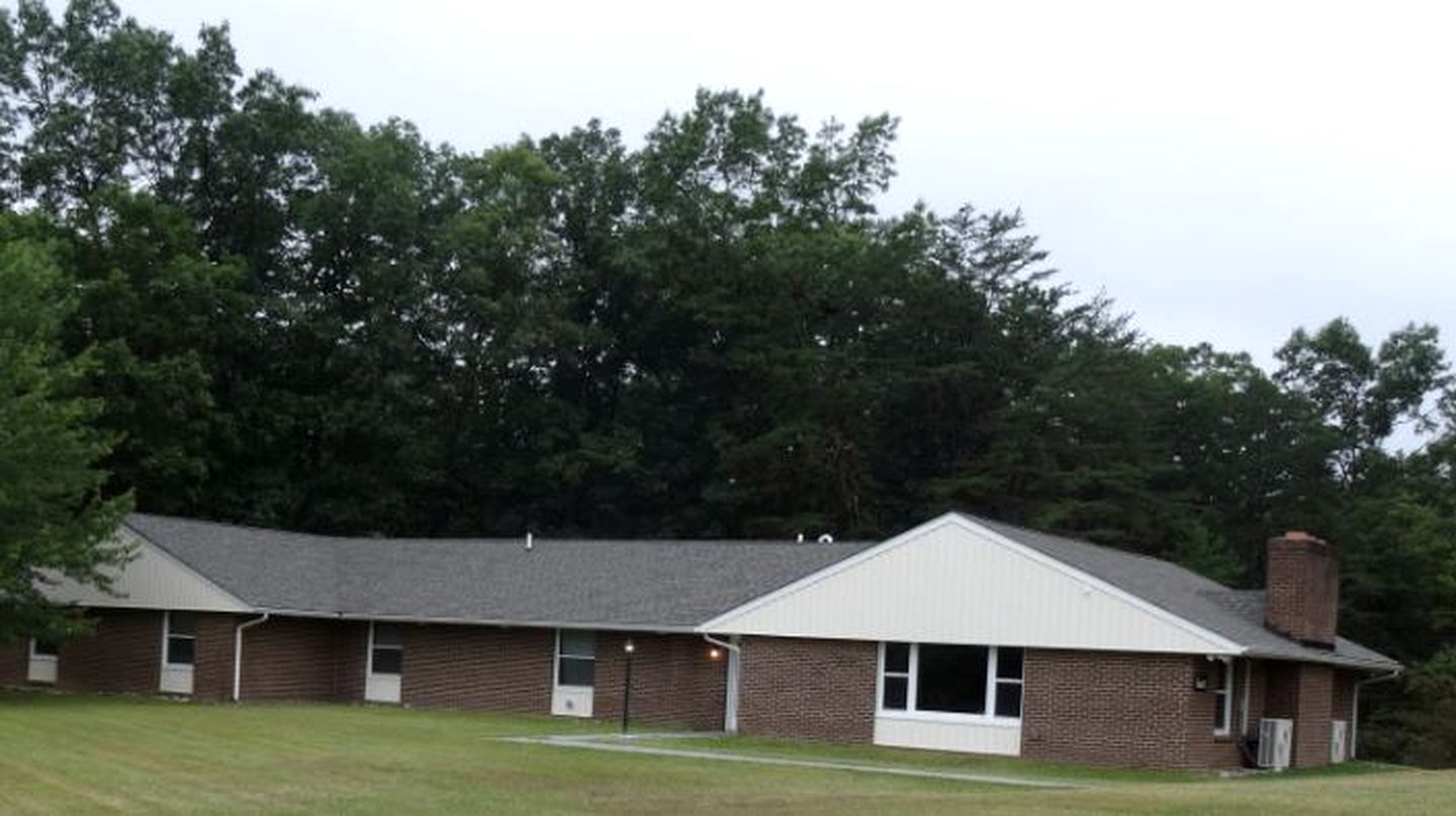 Nature Lodges (Yellow Spring, West Virginia, United States)