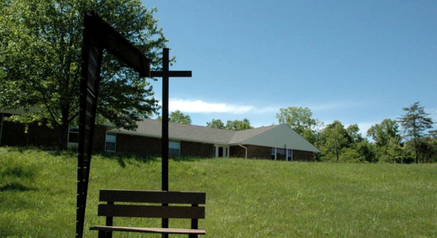 Spacious Vacation Rental for Large Groups in Hanging Rock, West Virginia