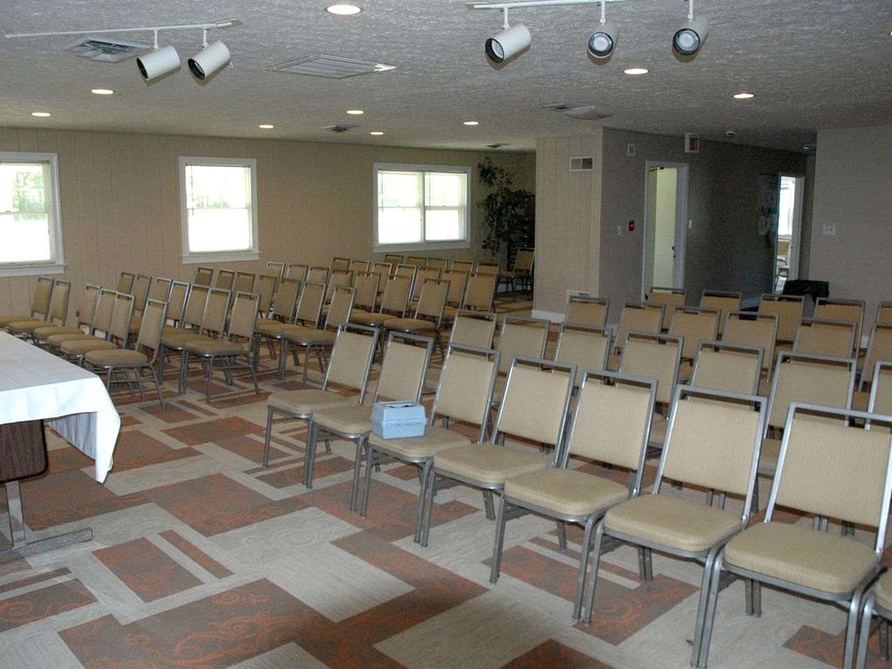 Spacious Vacation Rental for Large Groups in Hanging Rock, West Virginia