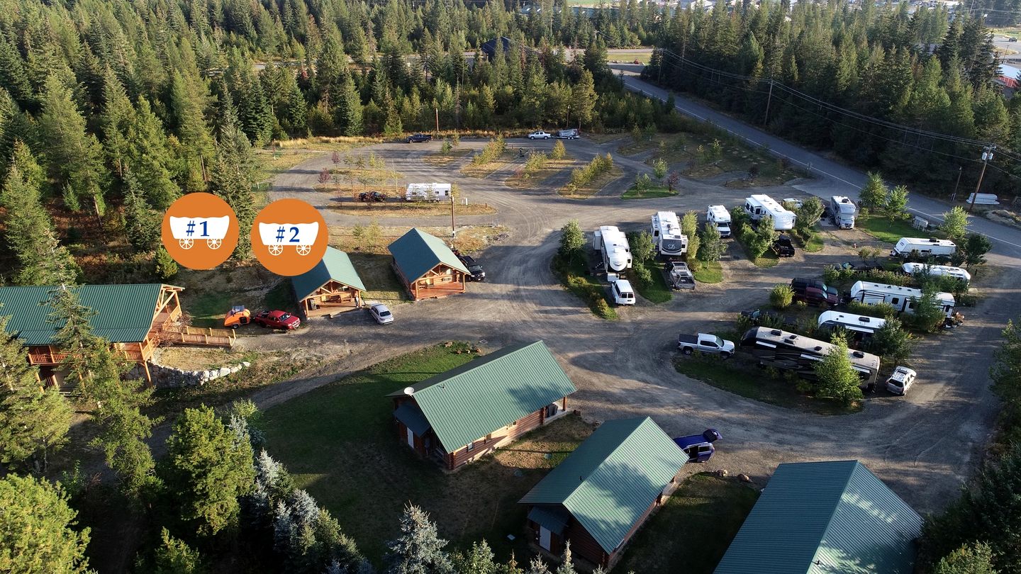 Charming Idaho Glamping Wagon with AC, Fire Pit & Breakfast | Bonners Ferry Escape