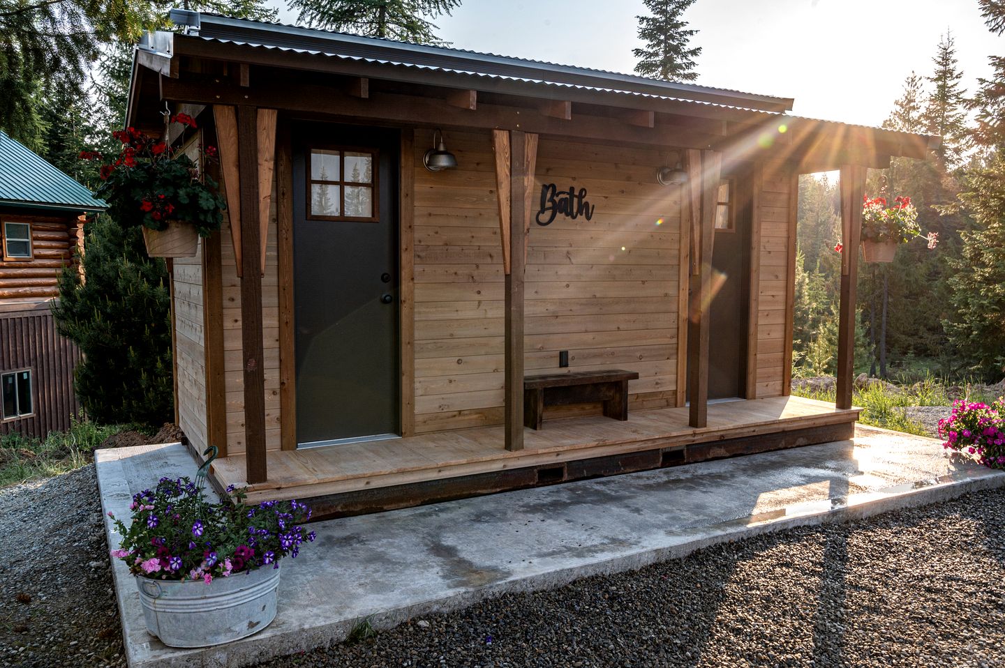 Charming Idaho Glamping Wagon with AC, Fire Pit & Breakfast | Bonners Ferry Escape
