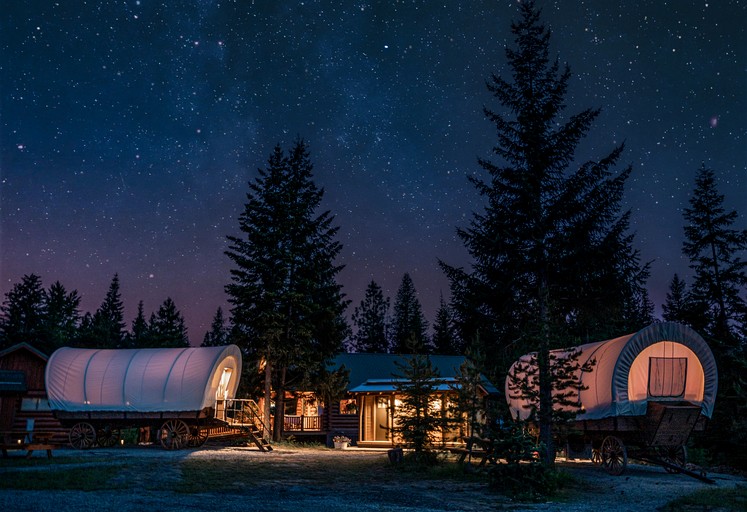Caravans (United States of America, Bonners Ferry, Idaho)