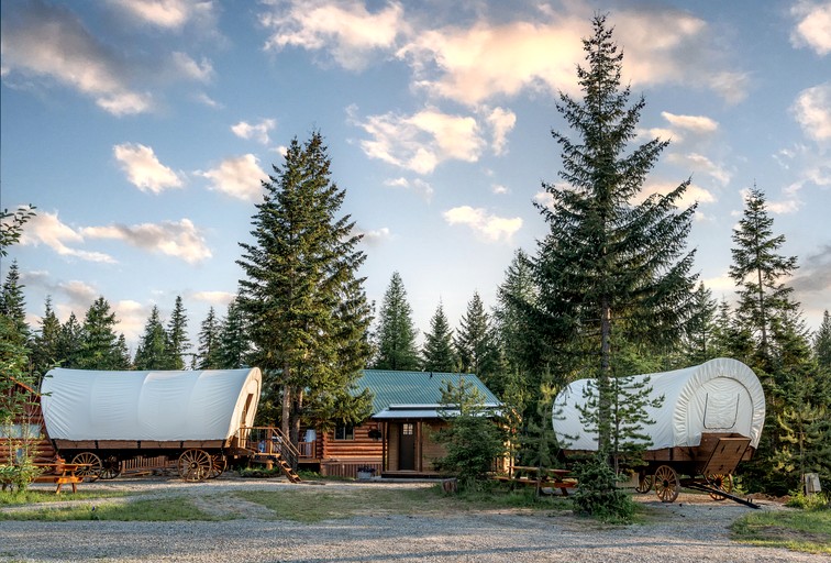 Caravans (United States of America, Bonners Ferry, Idaho)