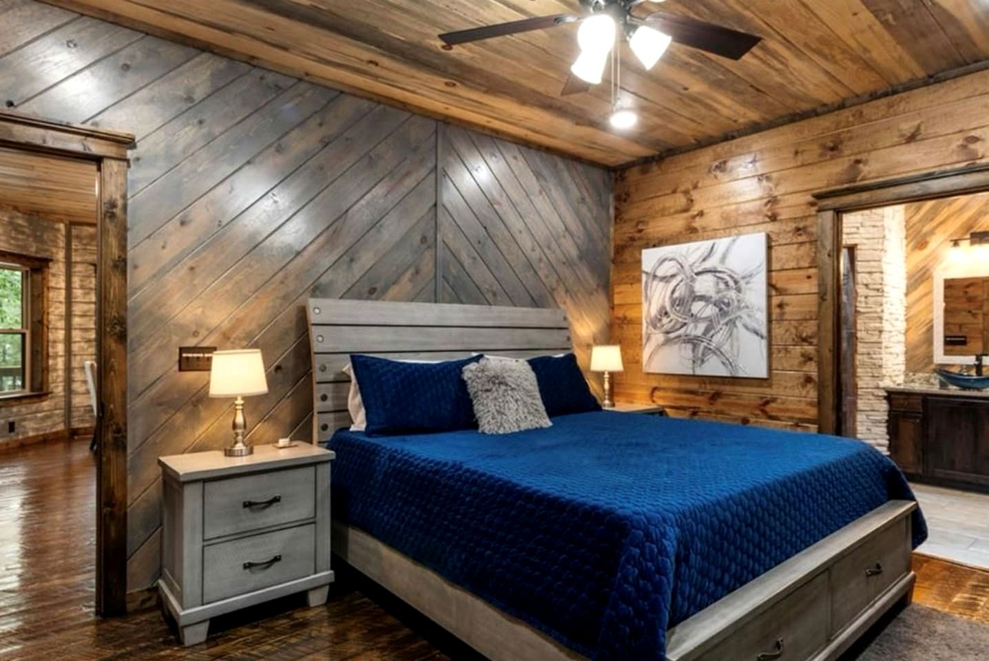 Luxury Lodge with Hot Tub, Pool & Game Room near Broken Bow Lake – Hochatown, OK