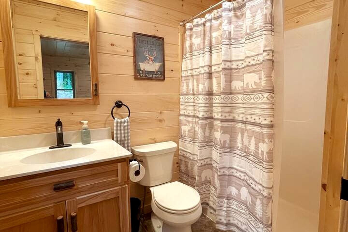 Connect with Nature: Secluded Campsite Sanctuary in New York's Woodlands