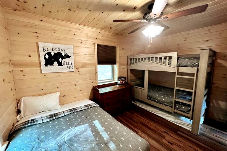 Cabins (United States of America, Webb, New York)