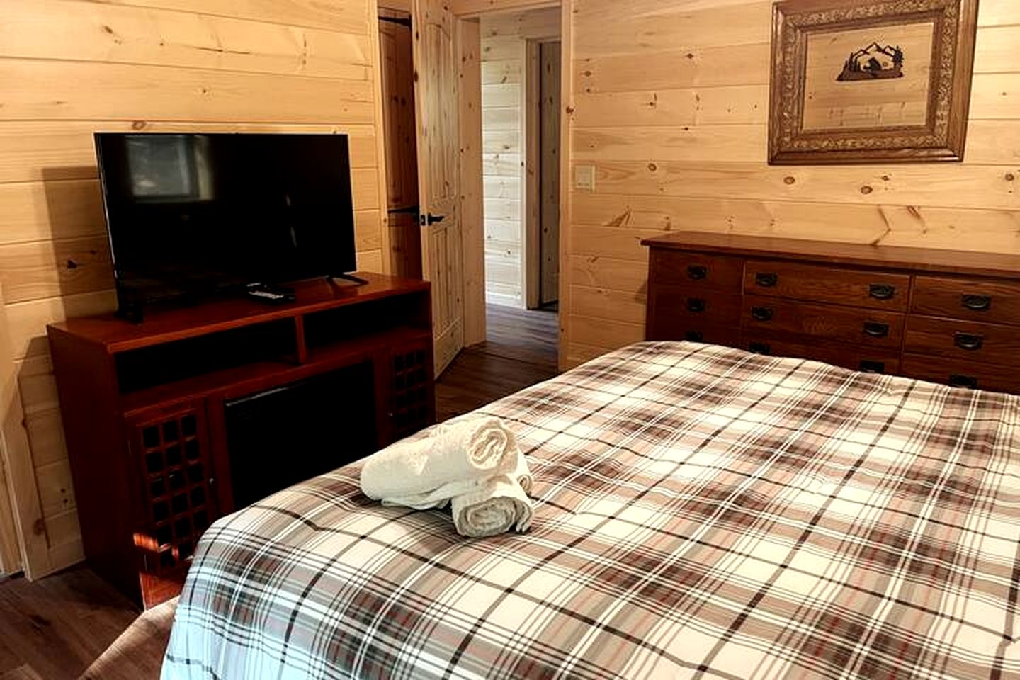 Connect with Nature: Secluded Campsite Sanctuary in New York's Woodlands