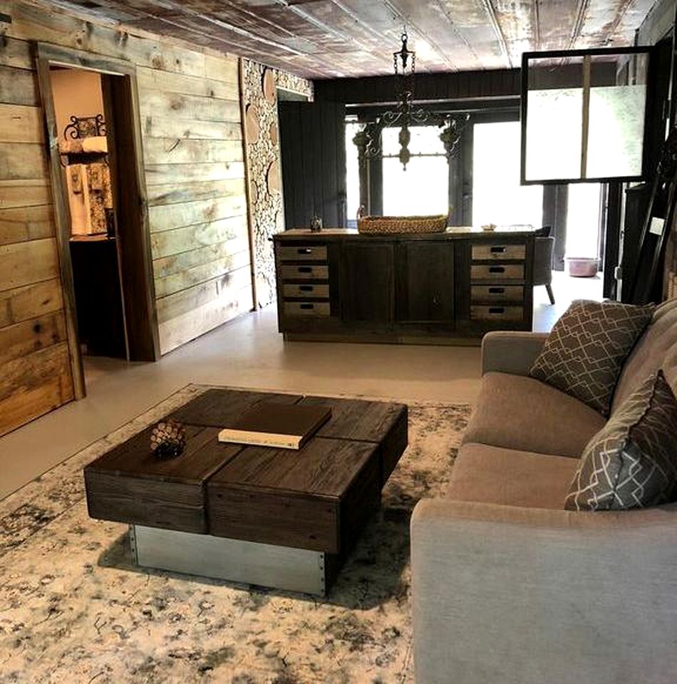 Beautifully Renovated Cottage with a Trout Stream near Watauga Lake, North Carolina