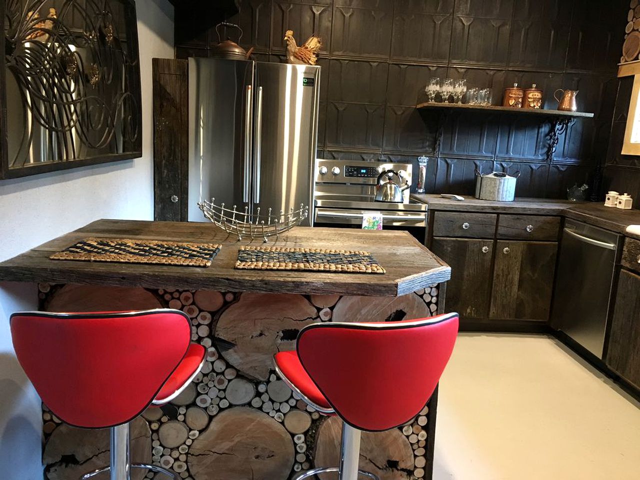 Beautifully Renovated Cottage with a Trout Stream near Watauga Lake, North Carolina