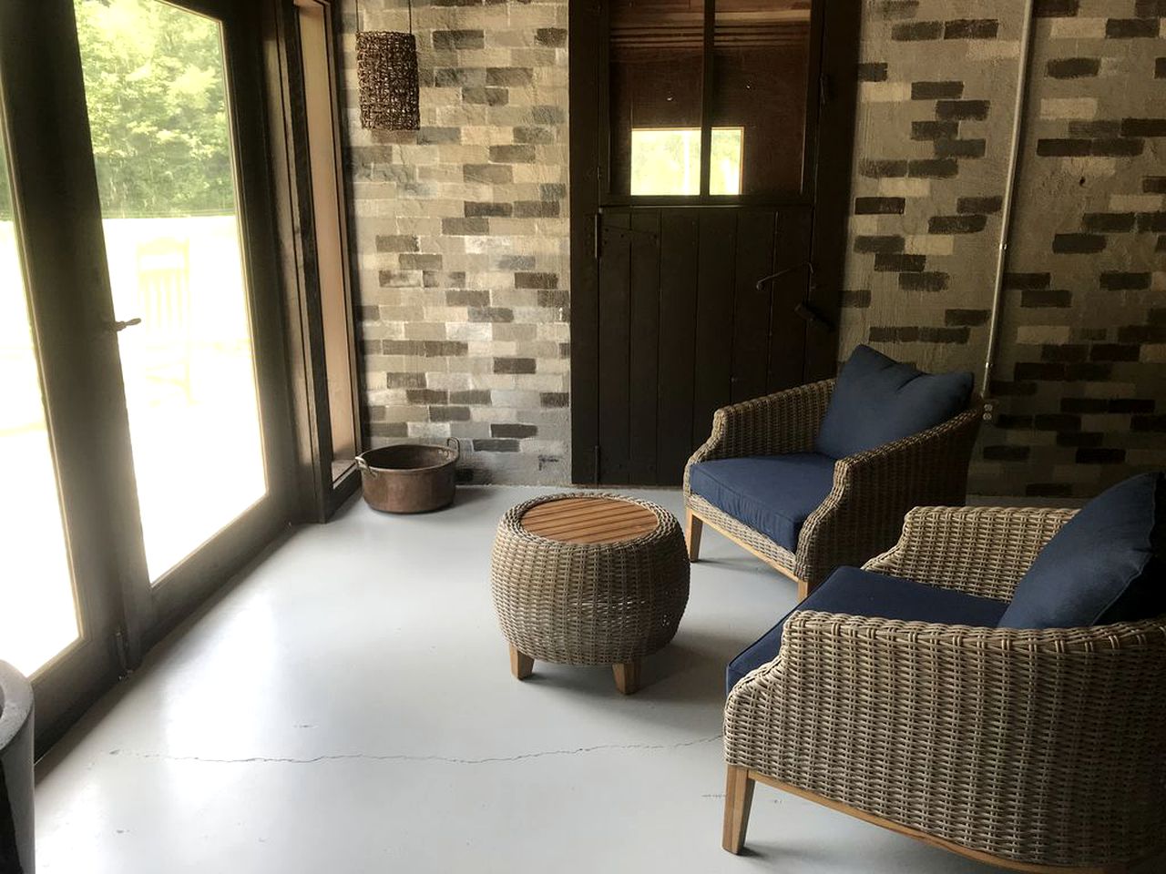 Beautifully Renovated Cottage with a Trout Stream near Watauga Lake, North Carolina
