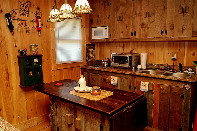 Tiny Houses (Sugar Grove, North Carolina, United States)