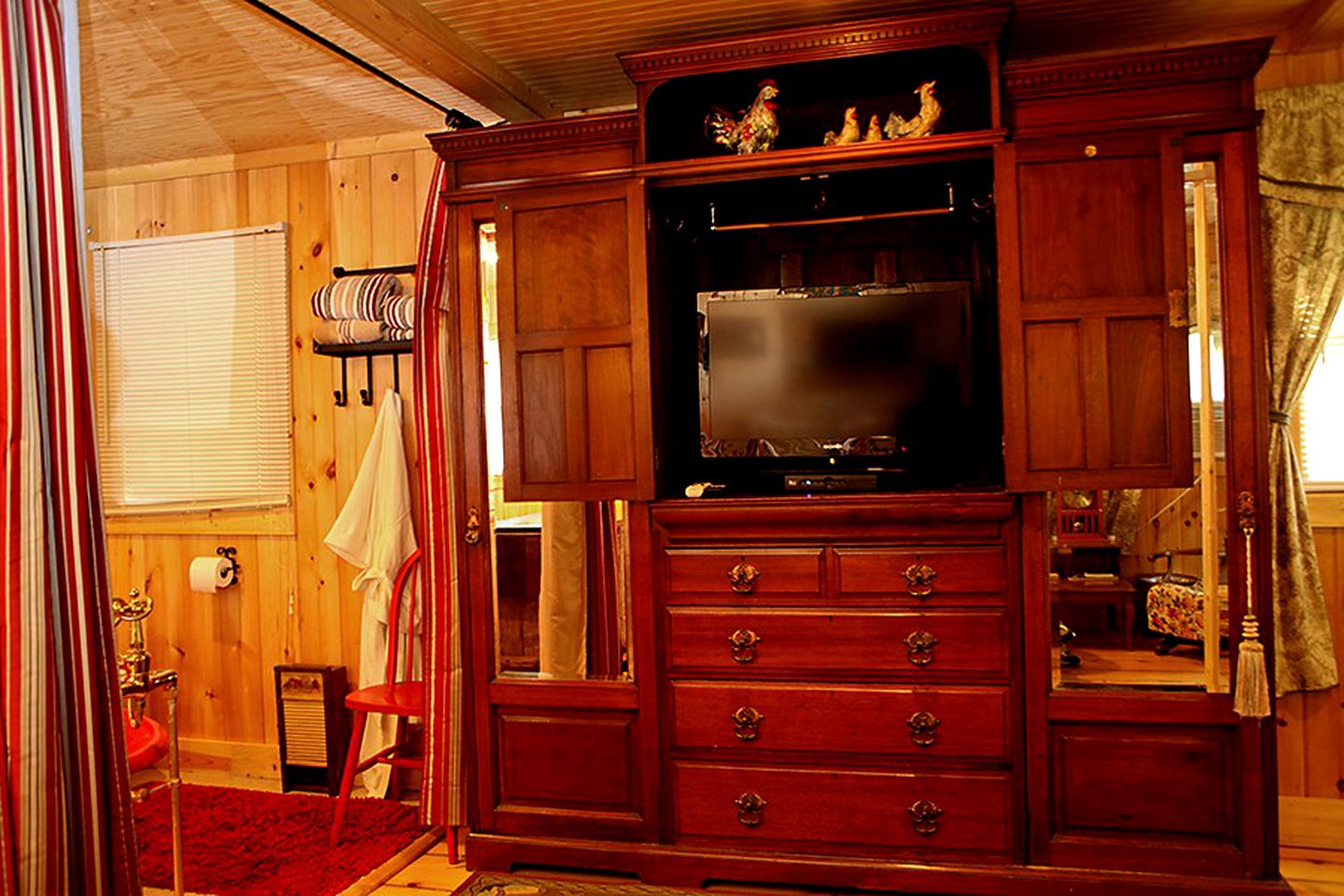 Romantic Tiny House Rental for Couples near Boone, North Carolina