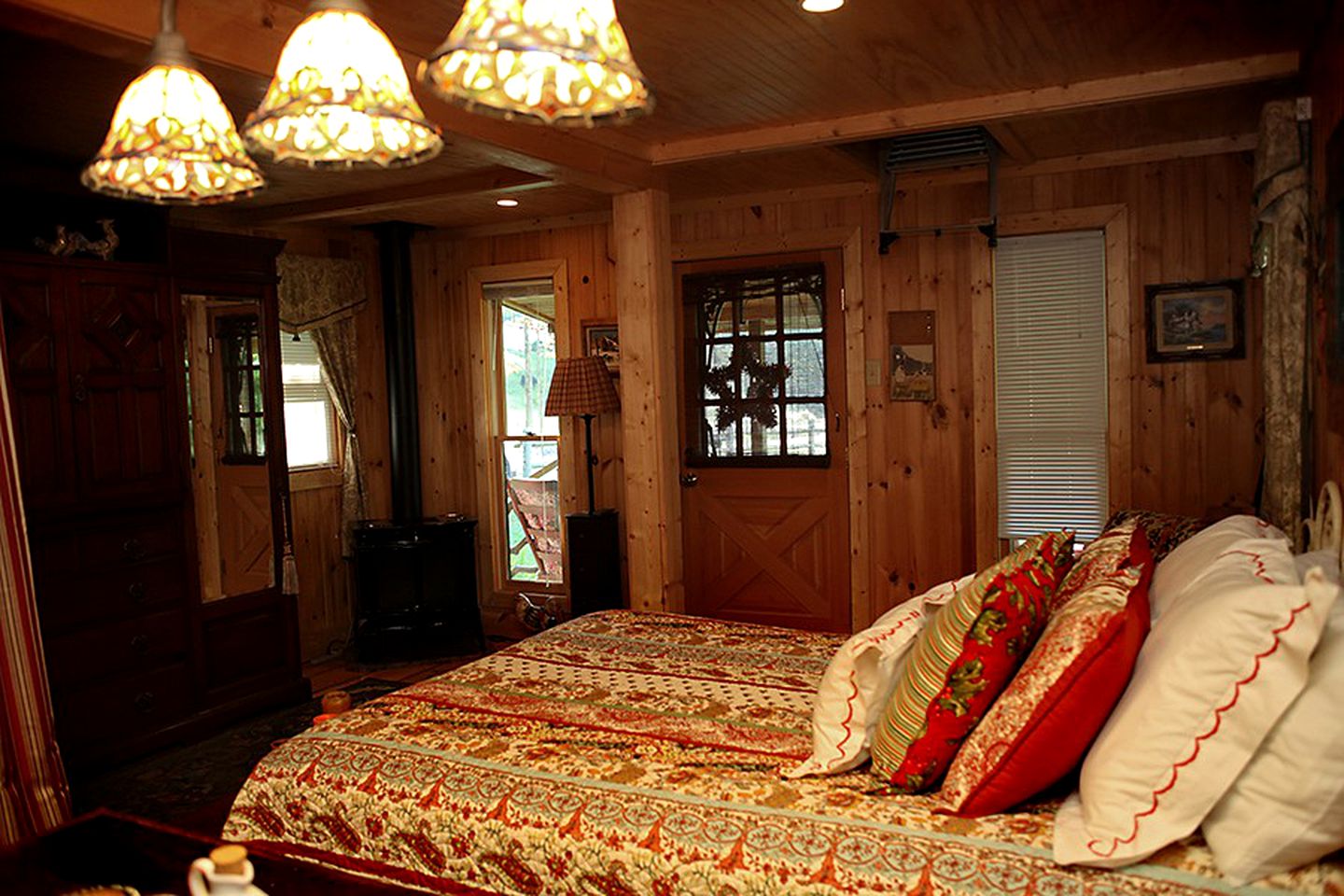 Romantic Tiny House Rental for Couples near Boone, North Carolina