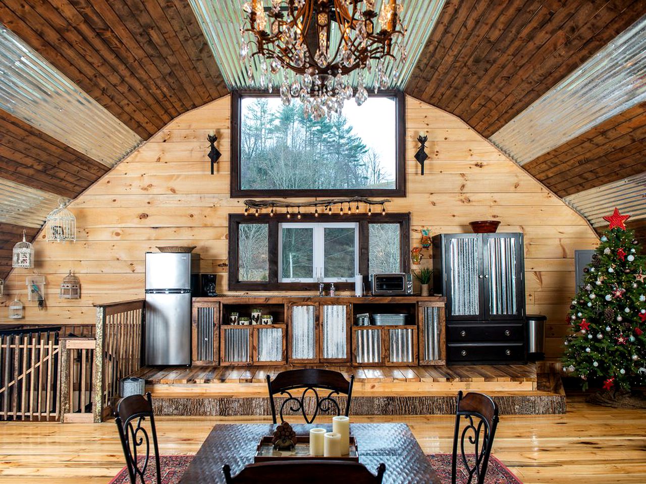Gorgeous Vacation Cabin with Mountain Views near Cherokee National Forest, North Carolina