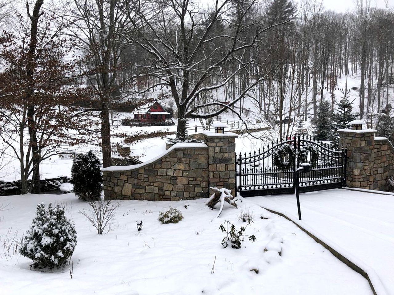 Gorgeous Vacation Cabin with Mountain Views near Cherokee National Forest, North Carolina