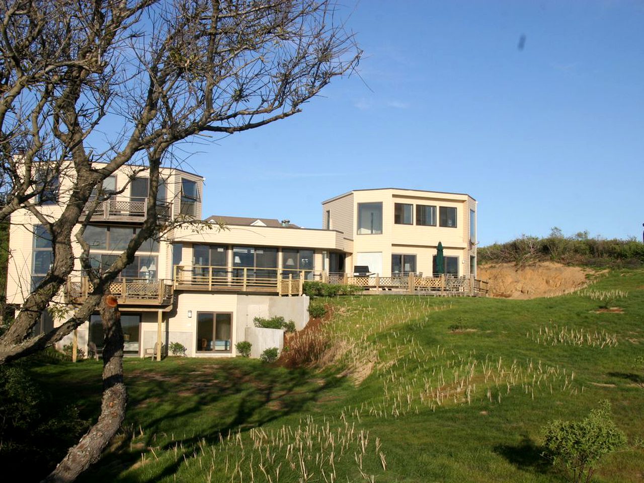 Luxury Beachfront Villa Rental in Cape Cod, Massachusetts