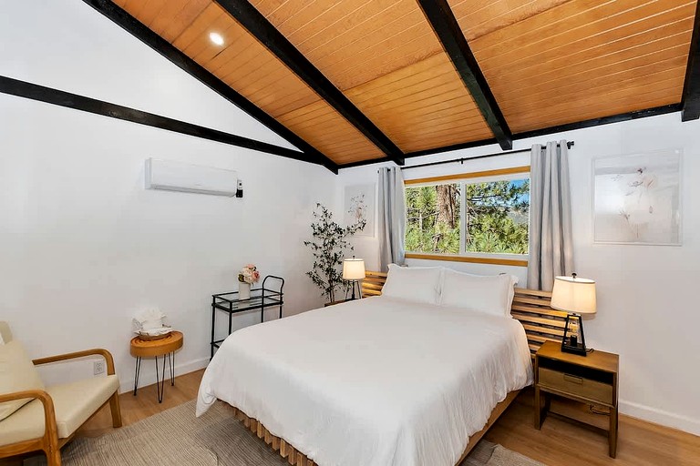 Cabins (United States of America, Big Bear Lake, California)