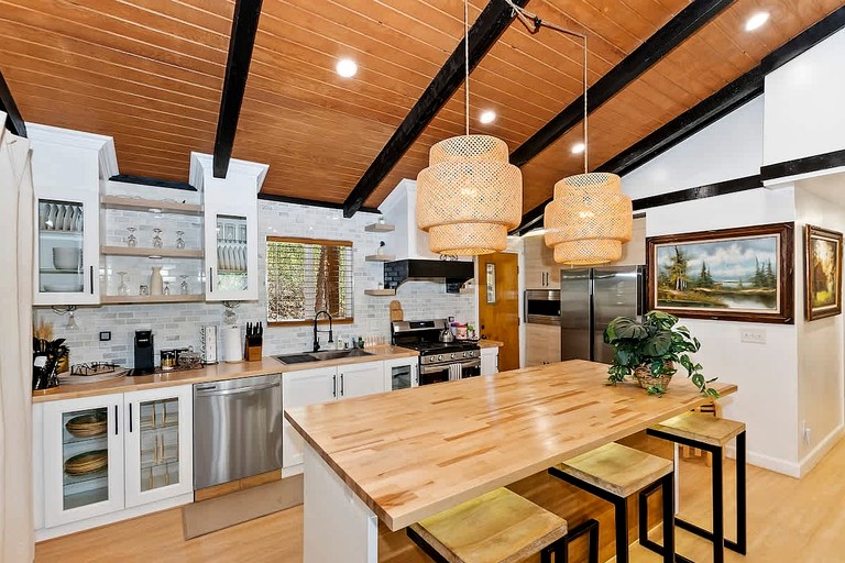 Cabins (United States of America, Big Bear Lake, California)