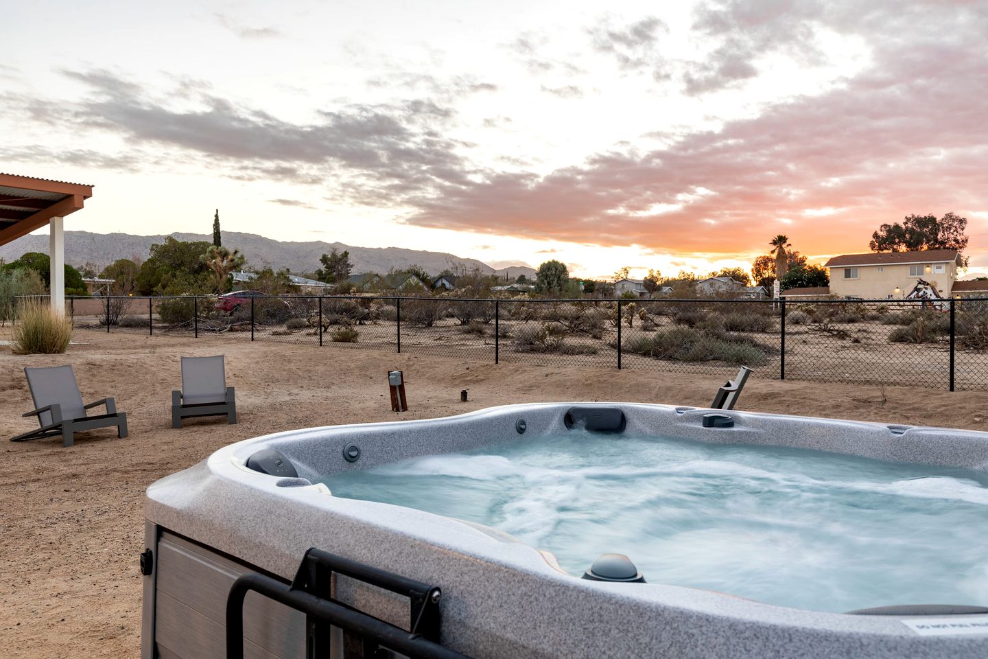 Ideal Secluded Villa with Hot-tub in Joshua Tree, California