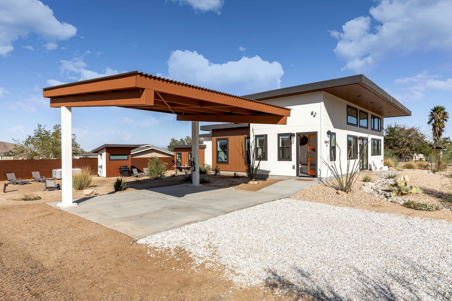 Ideal Secluded Villa with Hot-tub in Joshua Tree, California