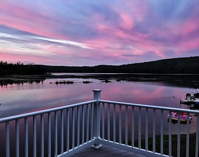 Contemporary Home by the Lake, Vacation Rentals, Milton, United States