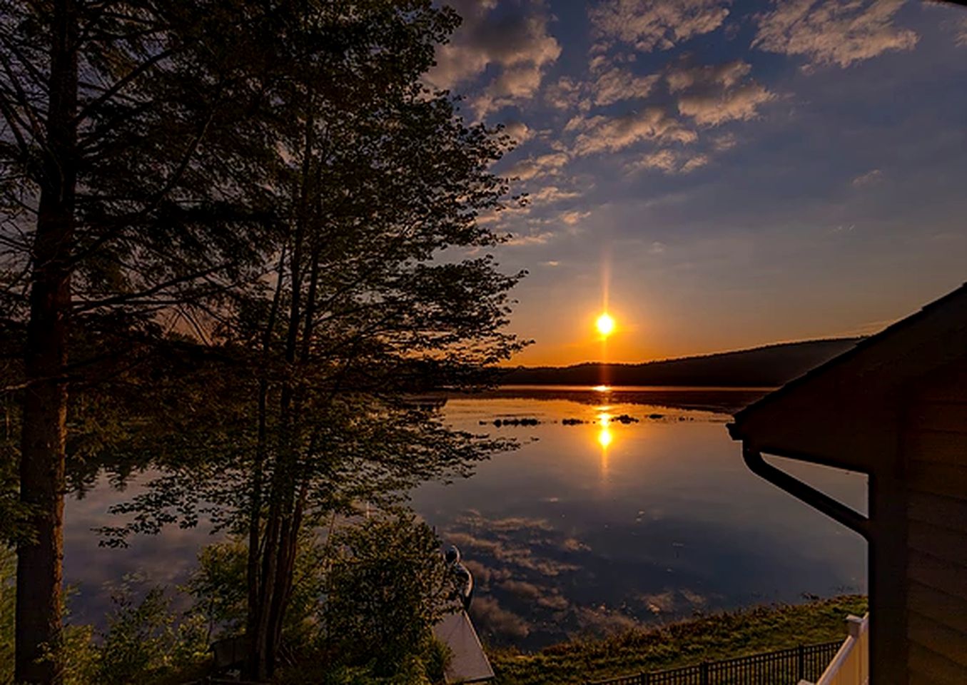 Lakefront Cottage Getaway with a Dock in Milton, New Hampshire