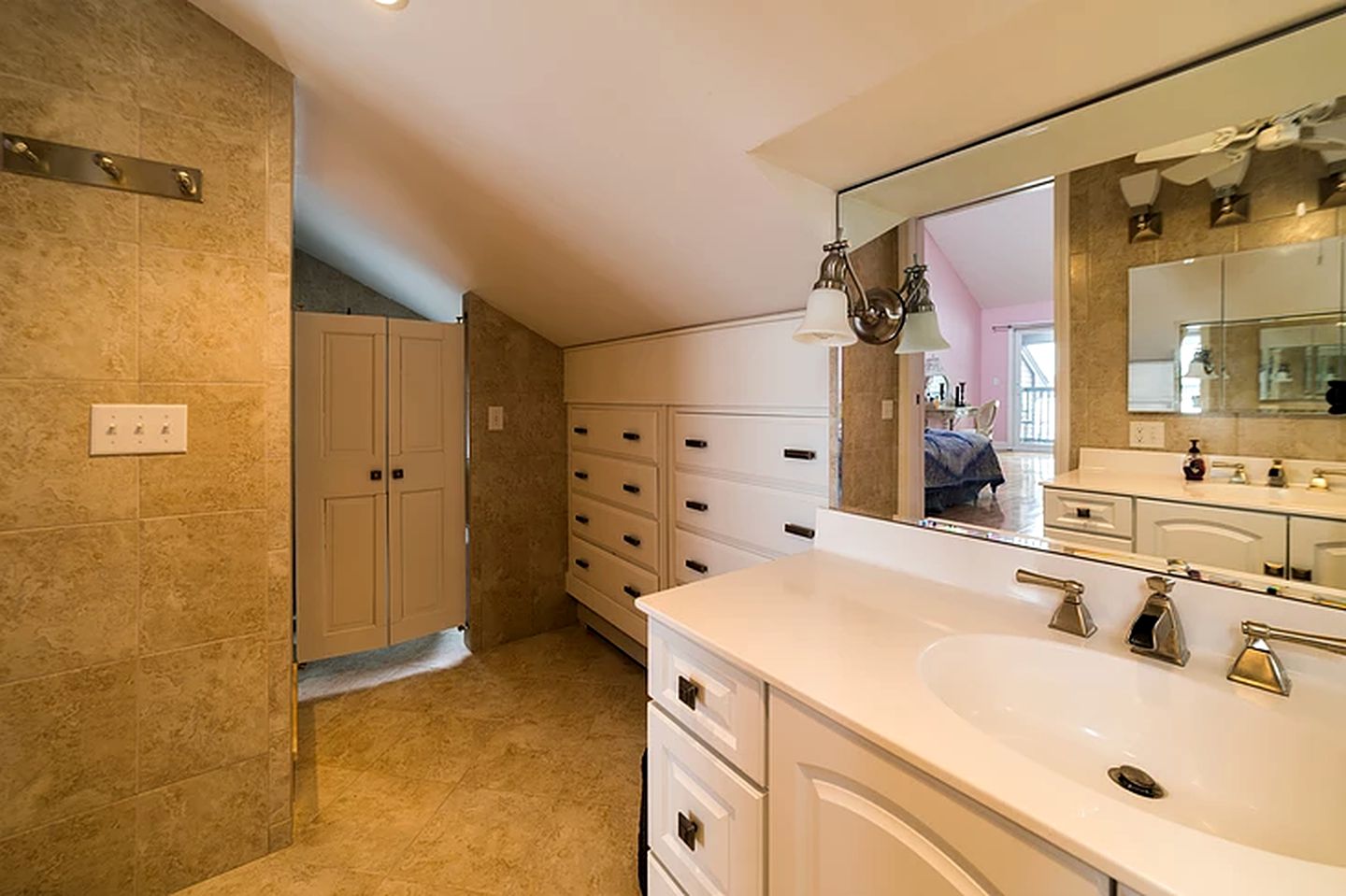 Lakefront Cottage Getaway with a Dock in Milton, New Hampshire