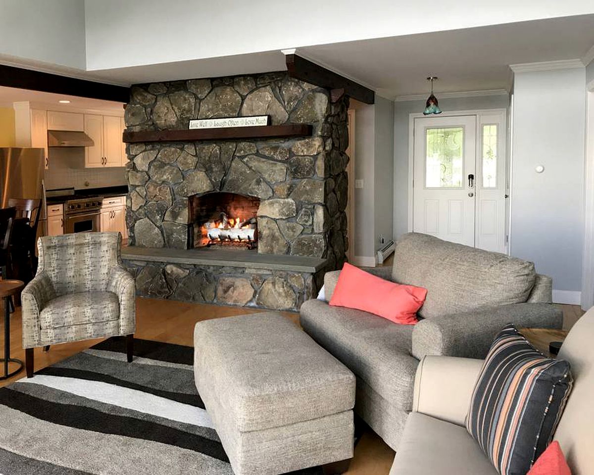 Lakefront Cottage Getaway with a Dock in Milton, New Hampshire