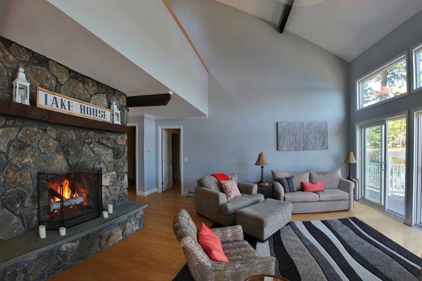 Contemporary Home by the Lake, Vacation Rentals, Milton, United States