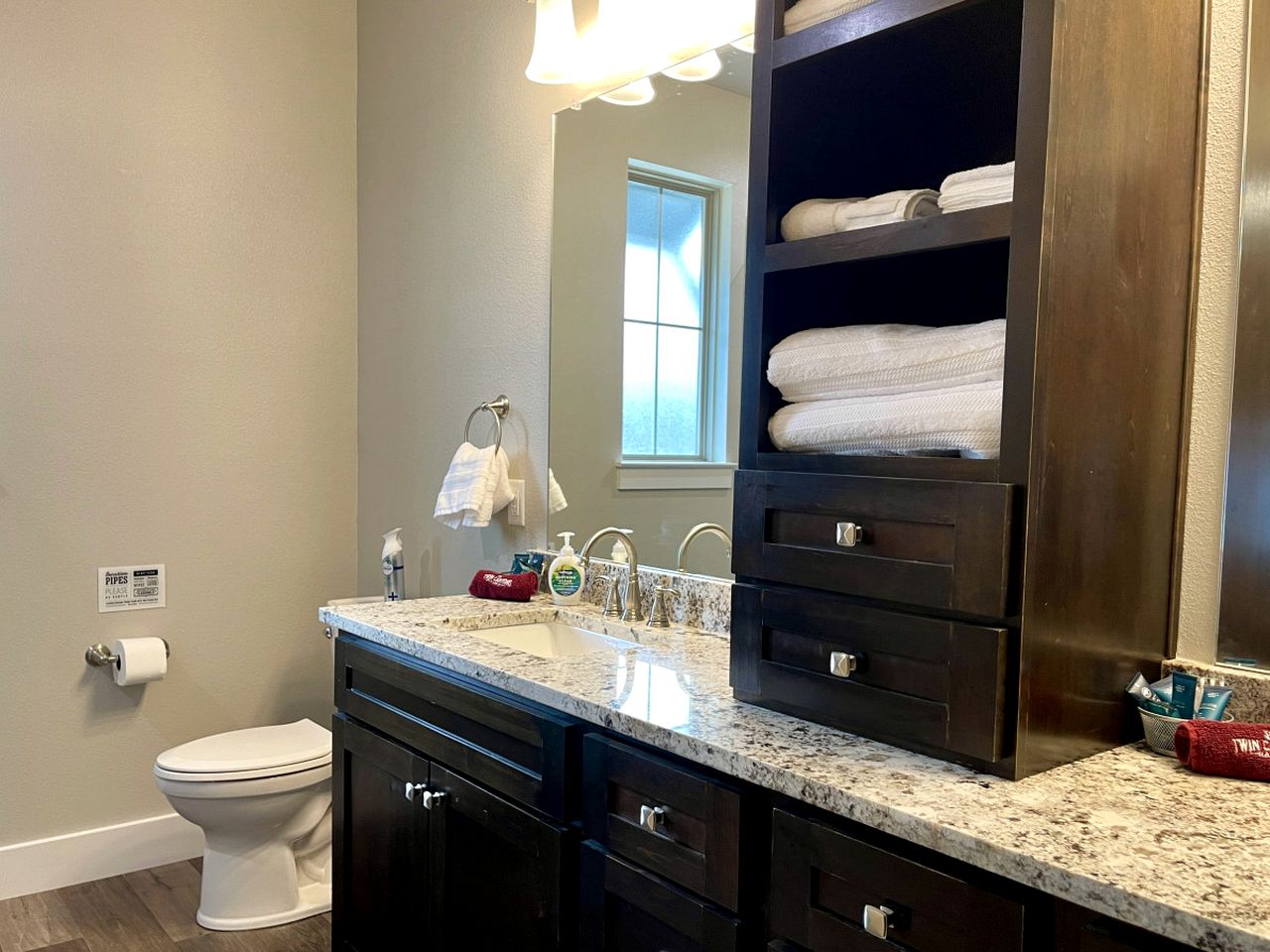 Beautiful Cottage with Stunning Vistas in Granbury, Texas