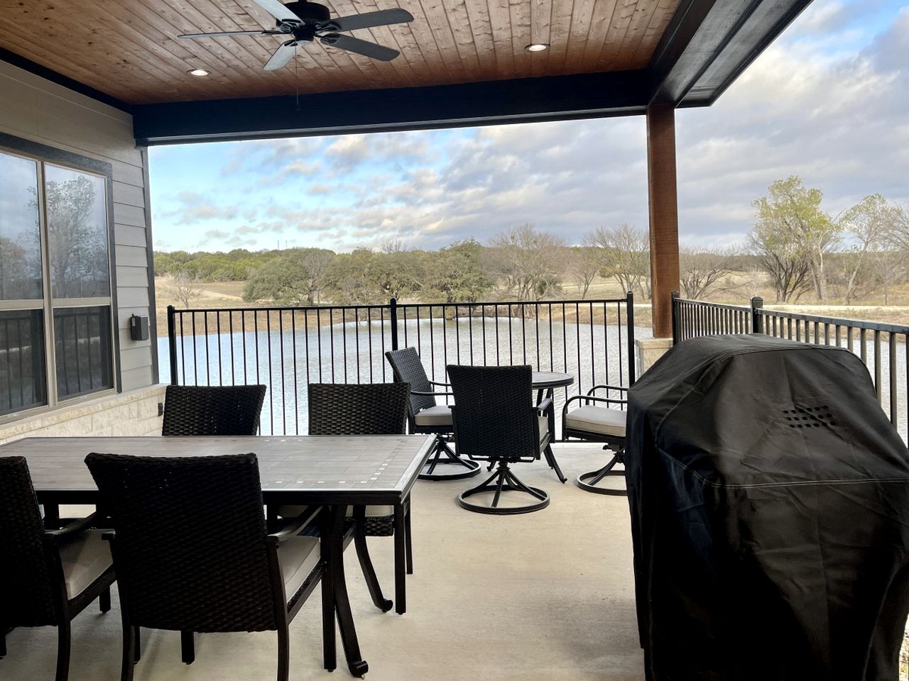 Beautiful Cottage with Stunning Vistas in Granbury, Texas