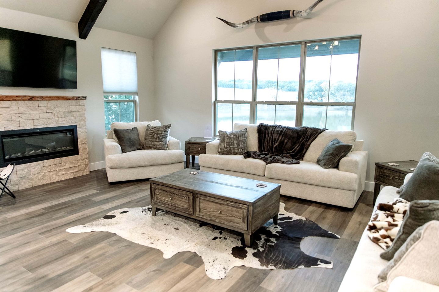 Beautiful Cottage with Stunning Vistas in Granbury, Texas