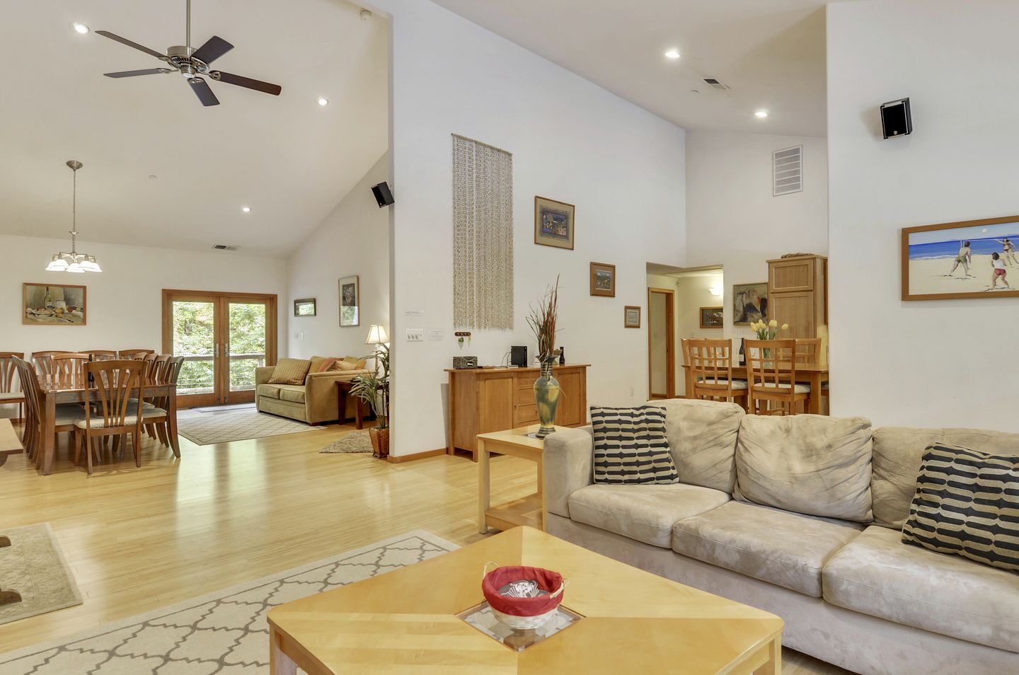 Group-Friendly Cabin with Hot-Tub and Game Space in Guerneville, California