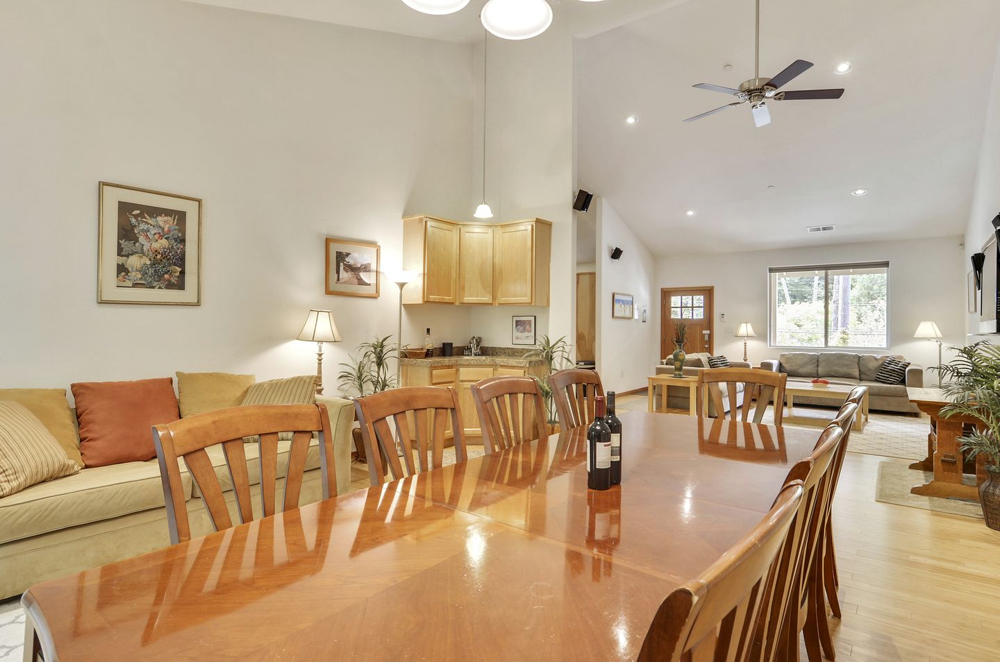 Group-Friendly Cabin with Hot-Tub and Game Space in Guerneville, California