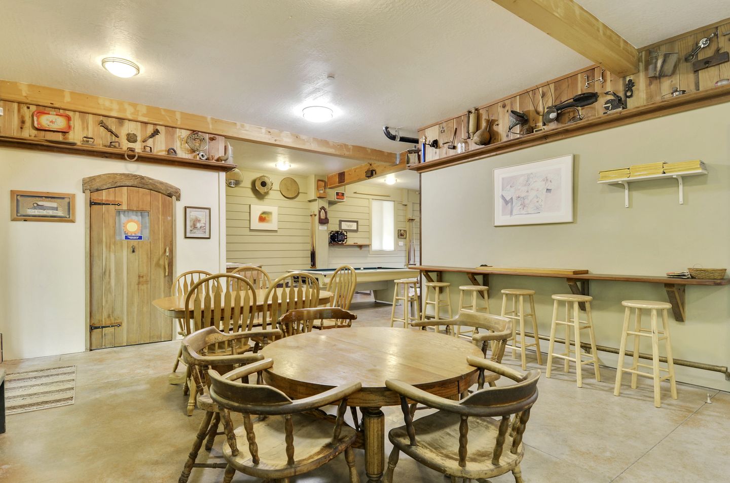 Group-Friendly Cabin with Hot-Tub and Game Space in Guerneville, California