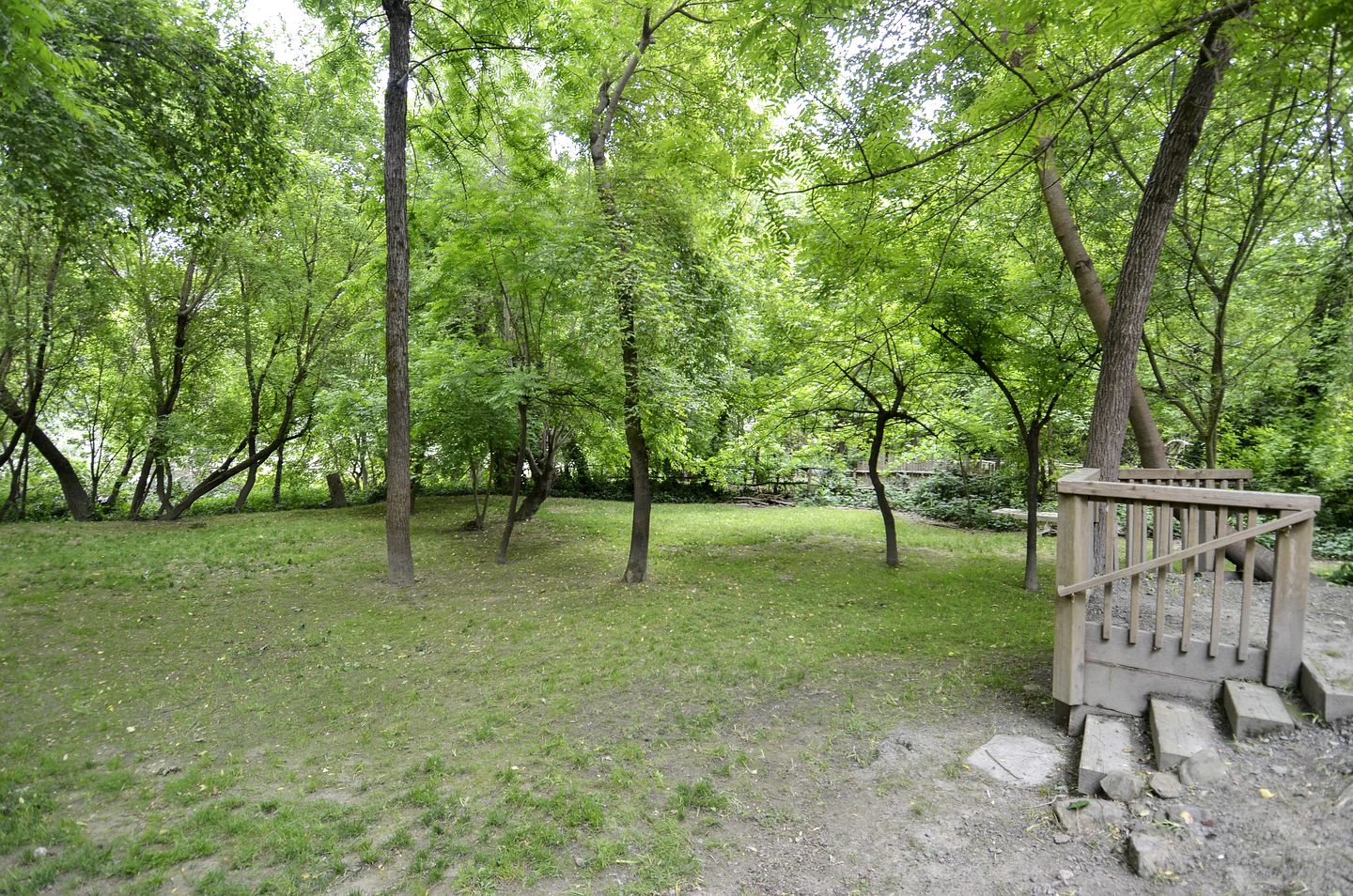 Group-Friendly Cabin with Hot-Tub and Game Space in Guerneville, California