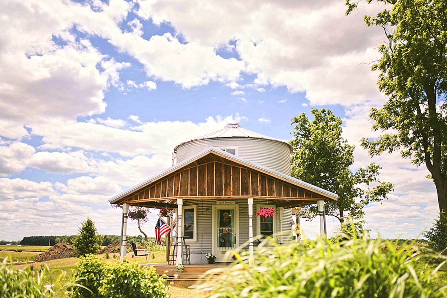 Converted Grain Silo for Unique Glamping Accommodation in Alvin, Illinois