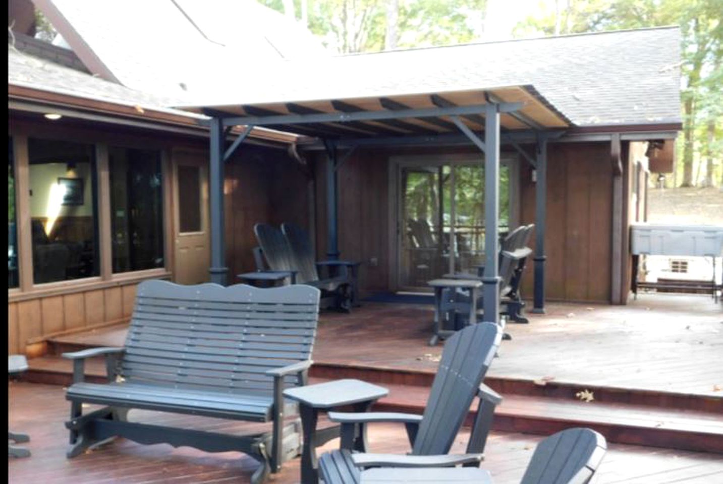 Lake Barkley cabin rental's decking