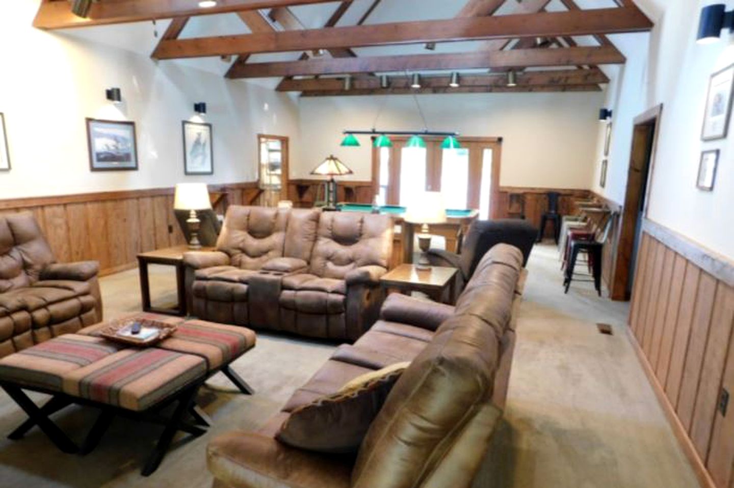 Secluded Waterfront Cabin Rental for Groups on Lake Barkley in Cadiz, Kentucky