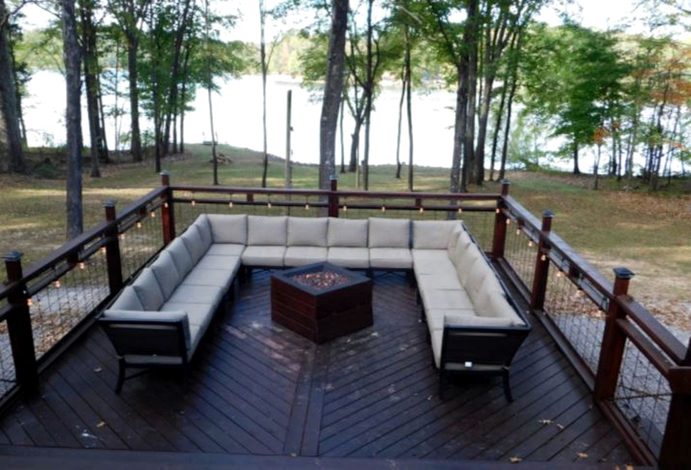 Secluded Waterfront Cabin Rental for Groups on Lake Barkley in Cadiz, Kentucky