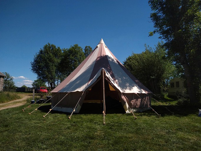 Bell Tents (Puy de Dôme, Auvergne-Rhône-Alpes, France)